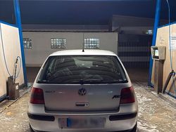 Silber Gebraucht 2001 VW Golf IV Kleinwagen | 1.850 € (Fairer Preis)