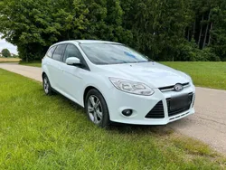 Weiß Gebraucht 2014 Ford Focus Kombi | 4.990 € (Guter Preis)