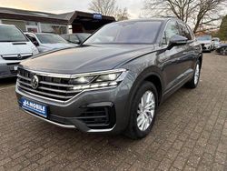 Quarzitgrau (metallic) Gebraucht 2019 VW Touareg R-line SUV | 32.499 € (Guter Preis)