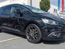 Schwarz Gebraucht 2017 Renault Grand Scénic IV Intens Van / Kleinbus | 13.750 € (Fairer Preis)