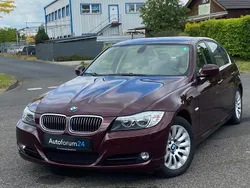 Rot Gebraucht 2009 BMW 325 Comfort Edition Limousine | 11.950 € (Fairer Preis)
