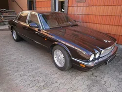 Rot Gebraucht 1994 Jaguar X300 Limousine | 6.450 €