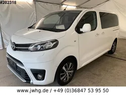 Weiß Gebraucht 2020 Toyota Proace Verso Team Kombi | 33.950 € (Guter Preis)