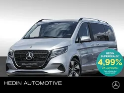 Silber Gebraucht 2024 Mercedes V250 Style Van / Kleinbus | 62.951 € (Etwas zu teuer)