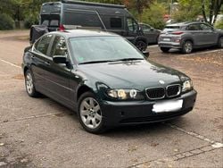 Grün Gebraucht 2002 BMW 325 Limousine | 2.750 € (Superpreis)