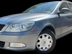 Grau Gebraucht 2012 Skoda Octavia Fun Kombi | 2.990 € (Teuer)
