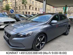 Grau Gebraucht 2016 Volvo V40 Summum Kombi | 12.900 €