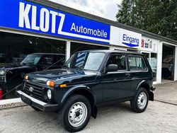 Grün Gebraucht 2017 Lada Urban SUV | 9.990 € (Fairer Preis)