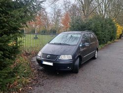 Schwarz Gebraucht 2004 VW Sharan Highline Van / Kleinbus | 2.700 €