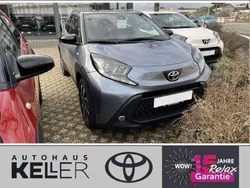 Celestite grey metallic/ dach mysticschwarz mica Neu 2024 Toyota Aygo Team Kleinwagen | 19.090 €