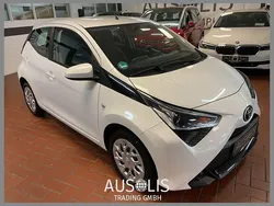 Pianosaweiss Gebraucht 2021 Toyota Aygo X-play Kleinwagen | 7.990 € (Fairer Preis)