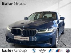 Blau Gebraucht 2022 BMW 520 Sport Line Limousine | 30.977 € (Fairer Preis)