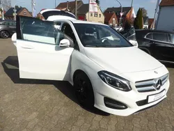 Weiß Gebraucht 2015 Mercedes B180 Style Van / Kleinbus | 15.990 € (Fairer Preis)