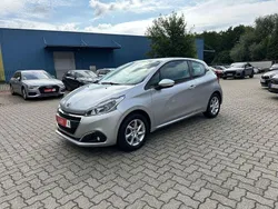 Silber Gebraucht 2016 Peugeot 208 Active Kleinwagen | 7.490 € (Fairer Preis)