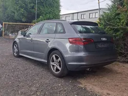 Grau Gebraucht 2015 Audi A3 Sportback Kombi | 11.850 € (Fairer Preis)