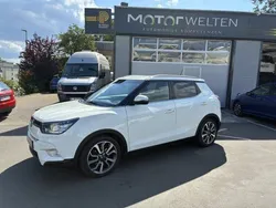 Weiss Gebraucht 2015 Ssangyong Tivoli Limousine | 8.100 € (Guter Preis)
