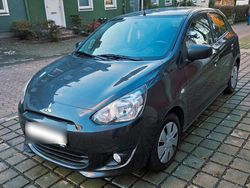 Grau Gebraucht 2014 Mitsubishi Space Star Kleinwagen | 2.700 € (Fairer Preis)