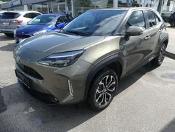 Manganbronze Gebraucht 2023 Toyota Yaris Cross Team SUV | 23.900 € (Fairer Preis)