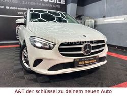Weiß Gebraucht 2019 Mercedes B180 Van / Kleinbus | 15.690 € (Fairer Preis)
