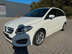 Weiß Gebraucht 2017 Mercedes B180 Van / Kleinbus | 9.700 € (Guter Preis)