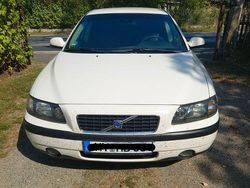 Weiß Gebraucht 2003 Volvo S60 Comfort Limousine | 3.200 € (Guter Preis)