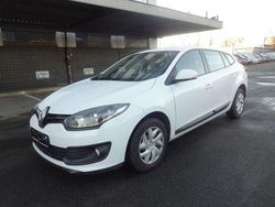 Weiß Gebraucht 2015 Renault Mégane III Authentique Limousine | 6.900 € (Etwas zu teuer)