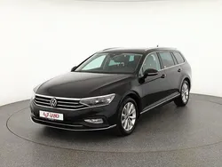Deep black perleffect (metallic) Gebraucht 2022 VW Passat Elegance Kombi | 28.490 € (Teuer)