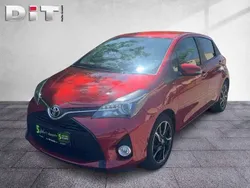 Red mica (metallic) Gebraucht 2015 Toyota Yaris Limousine | 8.690 € (Guter Preis)