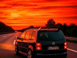 Schwarz Gebraucht 2005 VW Touran Van / Kleinbus | 1.750 € (Fairer Preis)