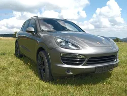 Grau Gebraucht 2012 Porsche Cayenne SUV | 22.699 € (Fairer Preis)