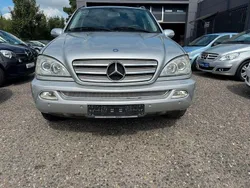 Silber Gebraucht 2005 Mercedes ML270 Edition SUV | 6.500 € (Teuer)