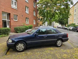 Blau Gebraucht 1996 Mercedes 180 Limousine | 999 €