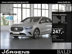 Silber iridiumsilber metallic Gebraucht 2022 Mercedes B200 Progressive Van / Kleinbus | 26.290 € (Guter Preis)