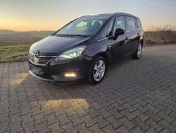 Onyx schwarz Gebraucht 2018 Opel Zafira Innovation Van / Kleinbus | 12.890 € (Fairer Preis)