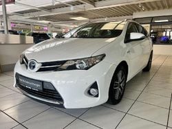 Weiß Gebraucht 2015 Toyota Auris Touring Sports Edition Kombi | 13.980 € (Fairer Preis)