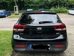 Schwarz Gebraucht 2017 Kia Rio Platinum Edition Limousine | 12.950 € (Etwas zu teuer)