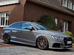 Grau Gebraucht 2017 Audi RS3 Ambiente Kleinwagen | 40.700 € (Guter Preis)