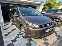 Braun Gebraucht 2011 VW Touran Cross Van / Kleinbus | 9.900 € (Teuer)