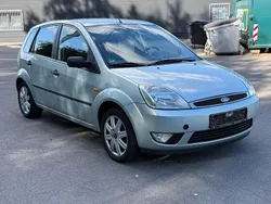 Silber Gebraucht 2004 Ford Fiesta Ghia Kleinwagen | 1.400 € (Guter Preis)