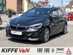 Black sapphire metallic Gebraucht 2018 BMW 220 Active Tourer M Sport Van / Kleinbus | 19.580 € (Guter Preis)