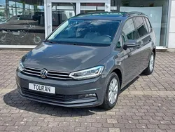 Grau Gebraucht 2024 VW Touran Comfortline Van / Kleinbus | 34.890 € (Fairer Preis)