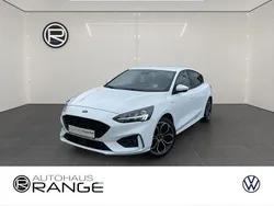 Weiß Gebraucht 2019 Ford Focus ST-Line Limousine | 17.980 € (Etwas zu teuer)