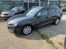 Grau Gebraucht 2022 Seat Leon Style Limousine | 20.700 € (Guter Preis)