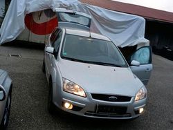 Silber Gebraucht 2007 Ford Focus Style Kombi | 2.300 € (Guter Preis)