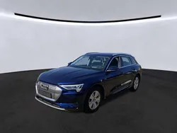 Navarrablau metallic Gebraucht 2021 Audi e-tron Ambiente SUV | 36.322 € (Fairer Preis)