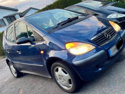 Blau Gebraucht 2002 Mercedes A140 Kleinwagen | 2.799 €