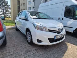 Weiß Gebraucht 2012 Toyota Yaris Limousine | 6.100 € (Guter Preis)