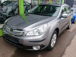 Silber Gebraucht 2011 Subaru Outback Comfort SUV | 5.712 €