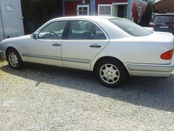 Silber Gebraucht 1997 Mercedes E200 Classic Limousine | 1.699 € (Superpreis)