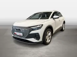 Gletscherweiß metallic Gebraucht 2022 Audi Q4 e-tron Ambiente SUV | 35.629 € (Guter Preis)